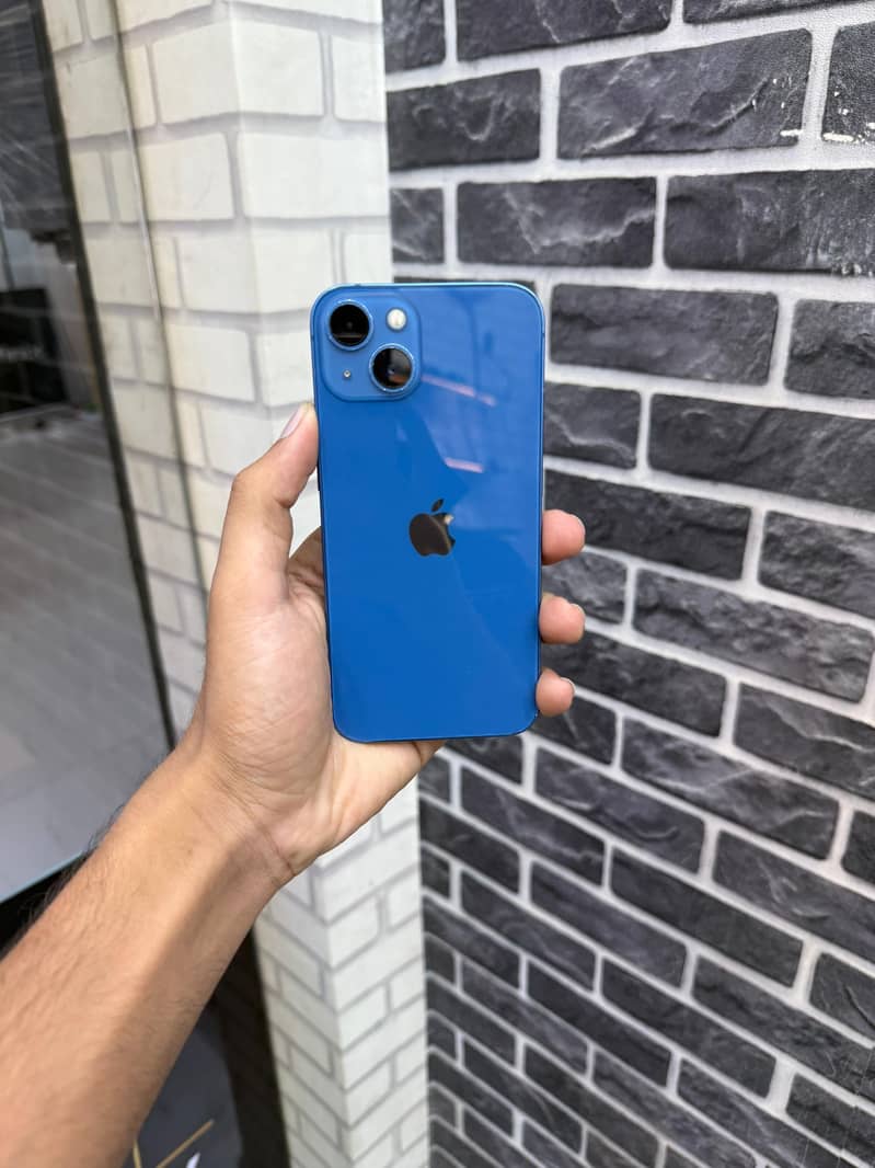 iPhone 13 0