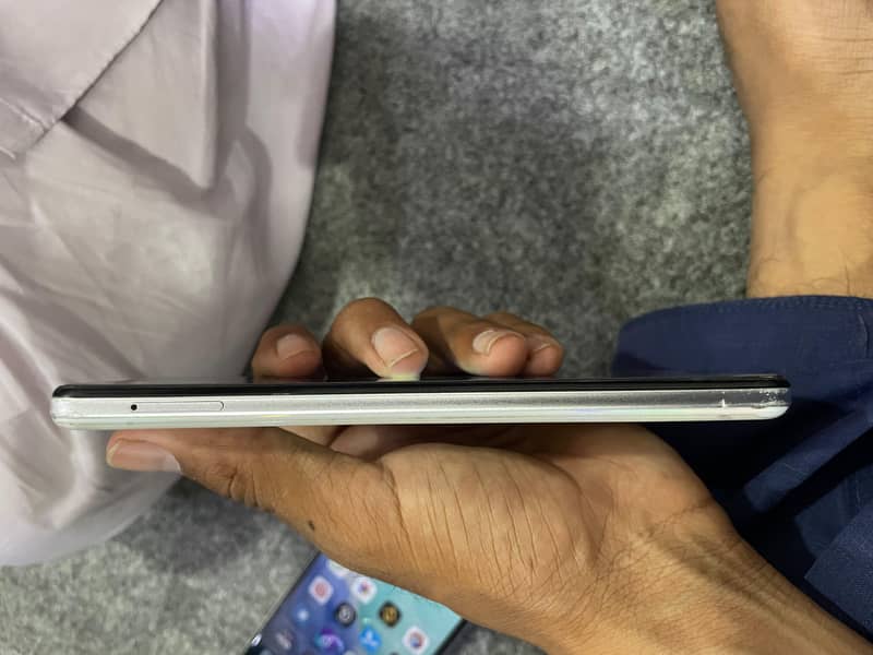 Sharp Aquos R5G 2