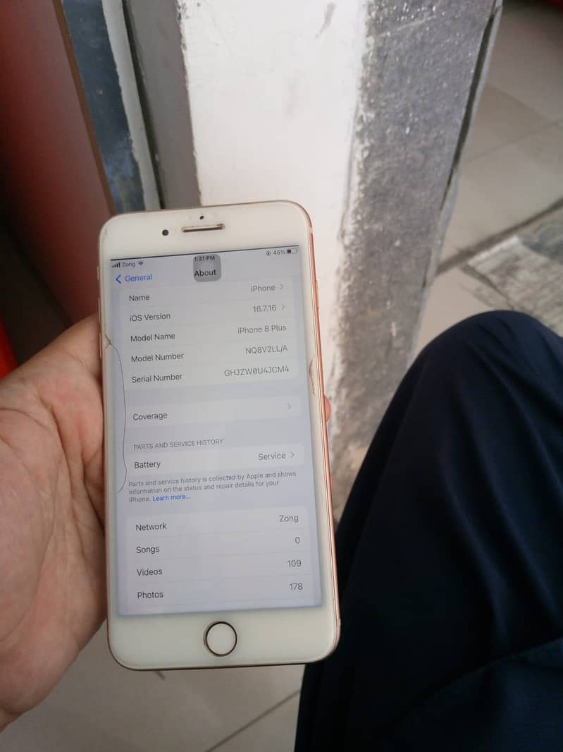 Apple iPhone 8 Plus 2