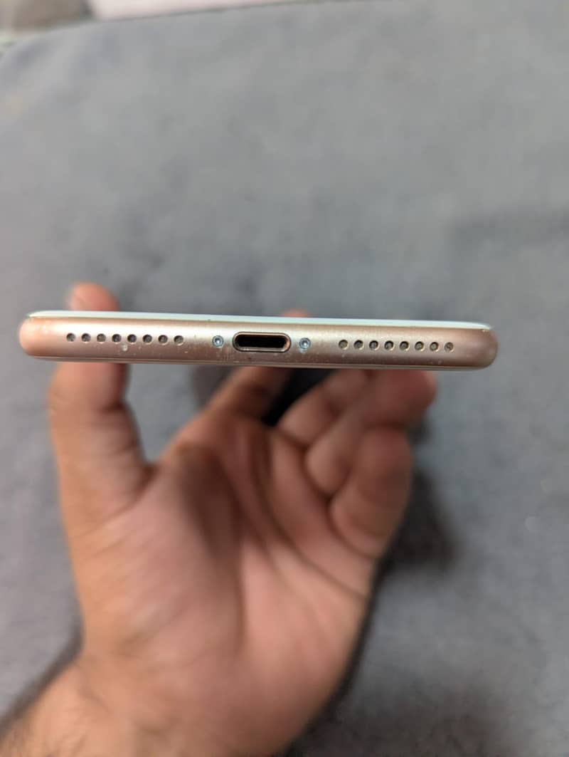 Apple iPhone 8 Plus 1
