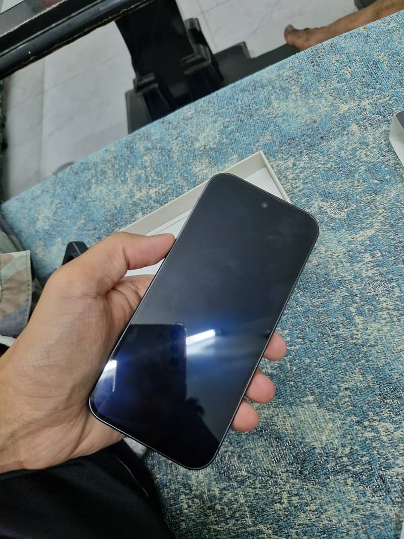 Google Pixel 9 5