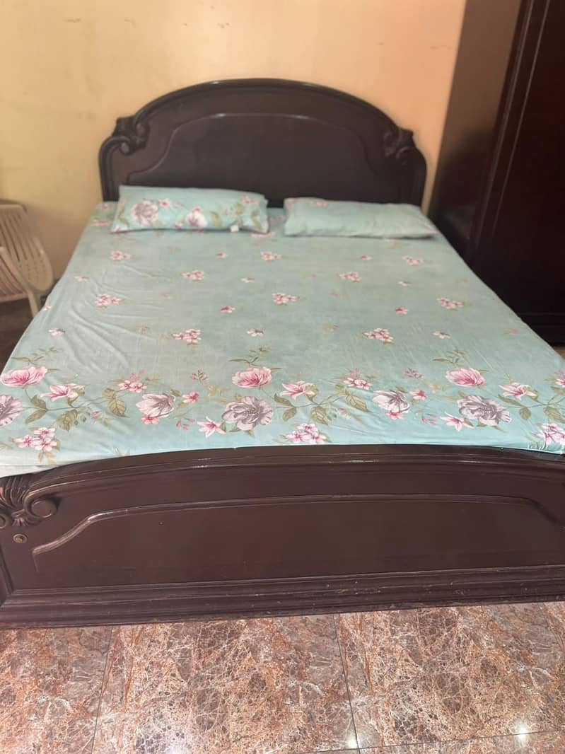 Double bed 0