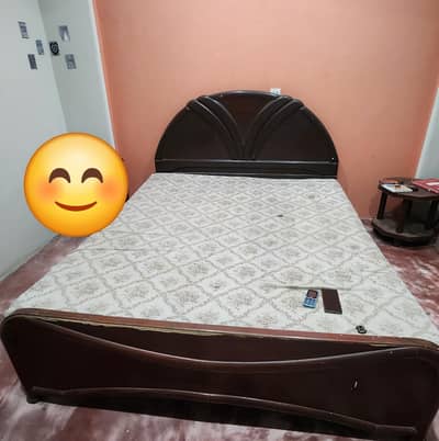 queen size bed with mattress