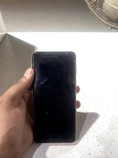 Sharp Aquos R3