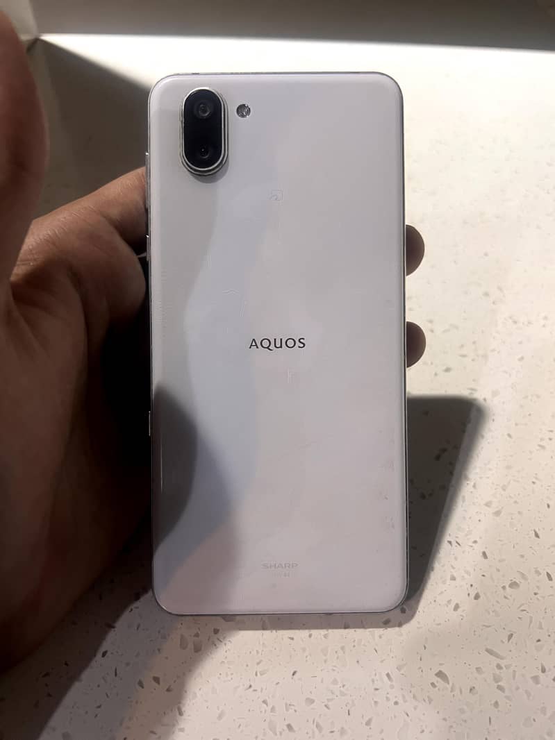 Sharp Aquos R3 1
