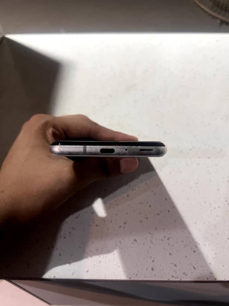 Sharp Aquos R3 3