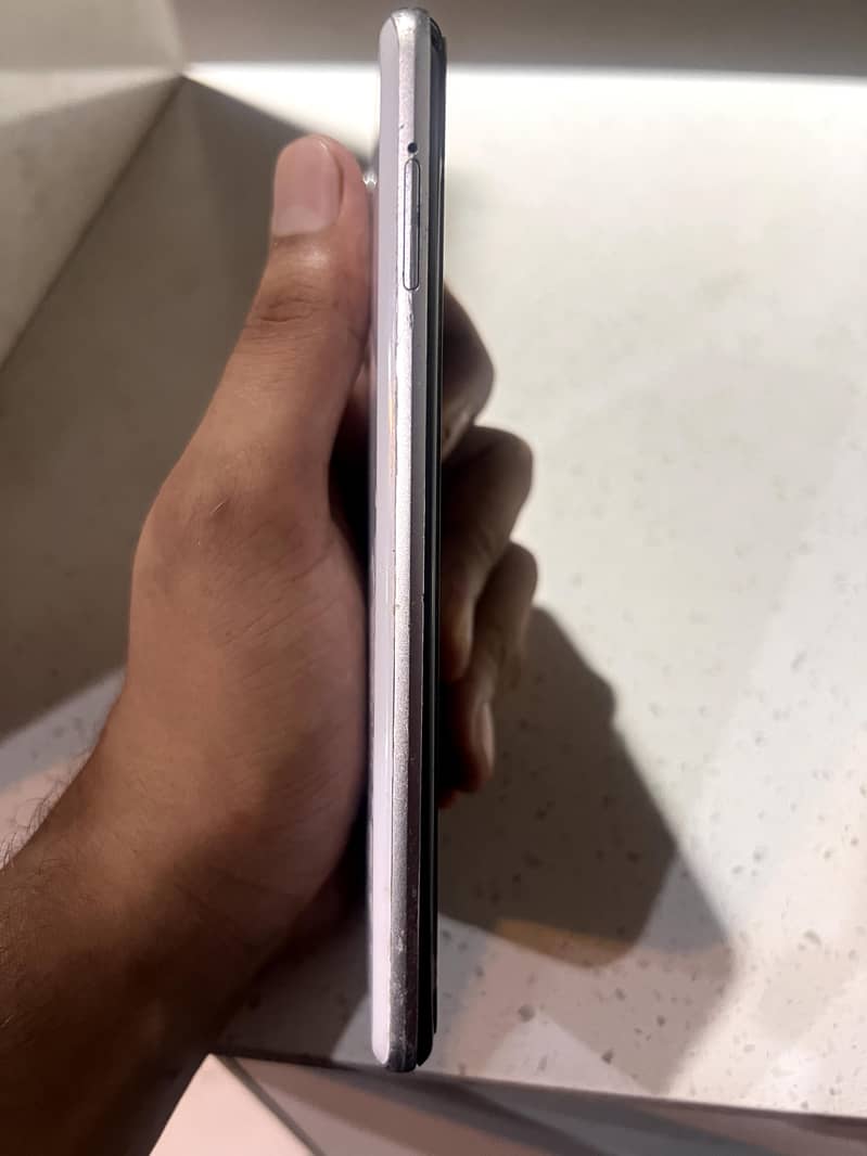 Sharp Aquos R3 4