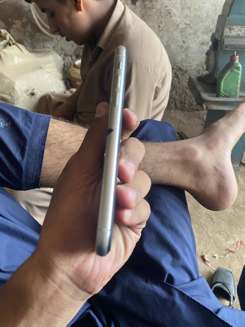 Apple iPhone X 2