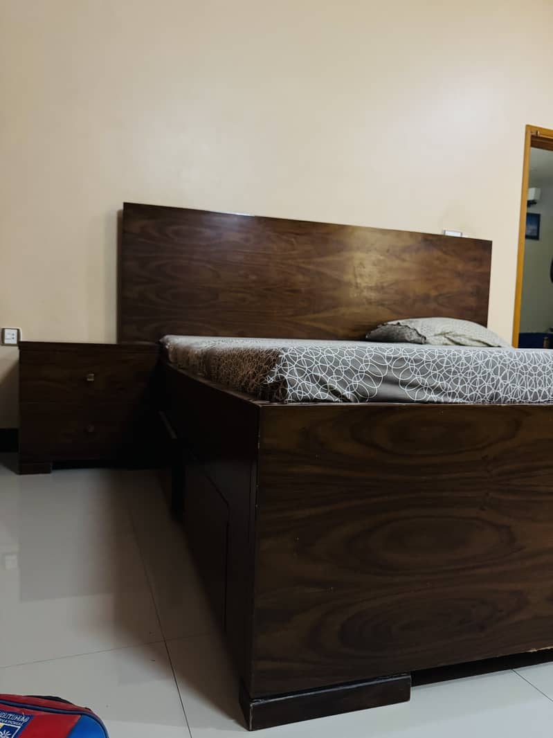 Solid Wood King Size Bed Set 0