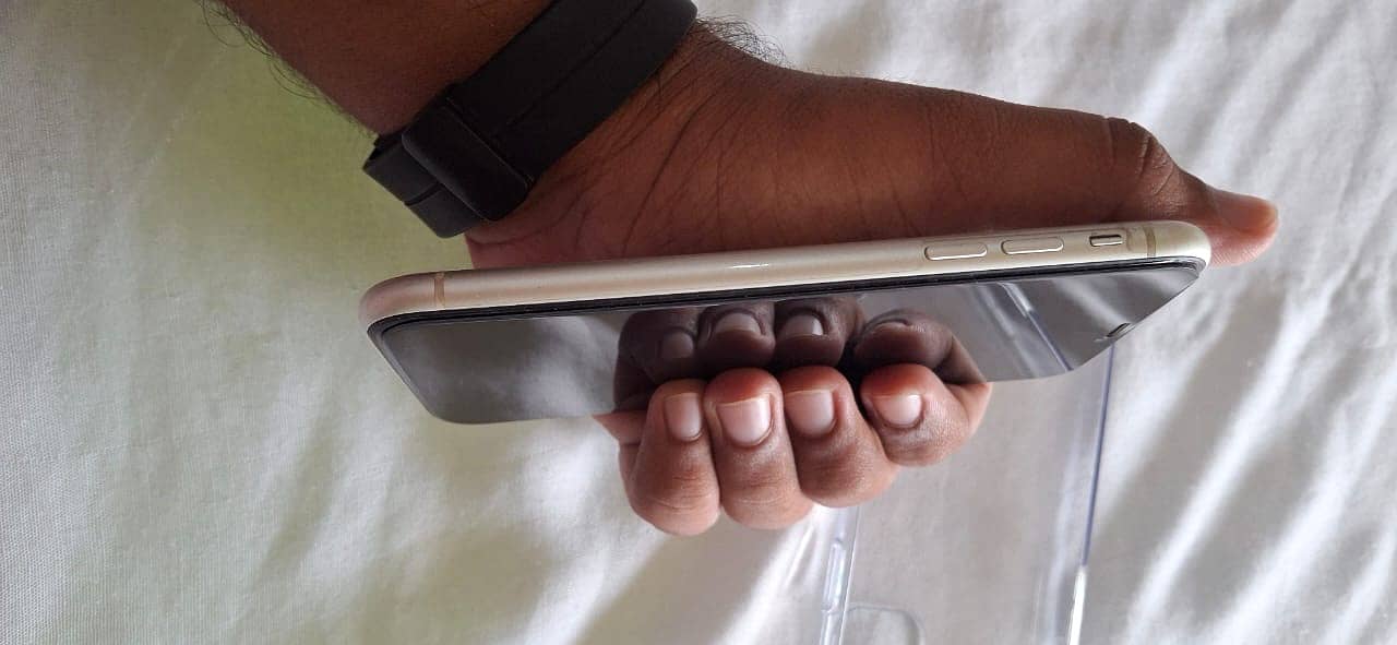 Apple iPhone 11 3