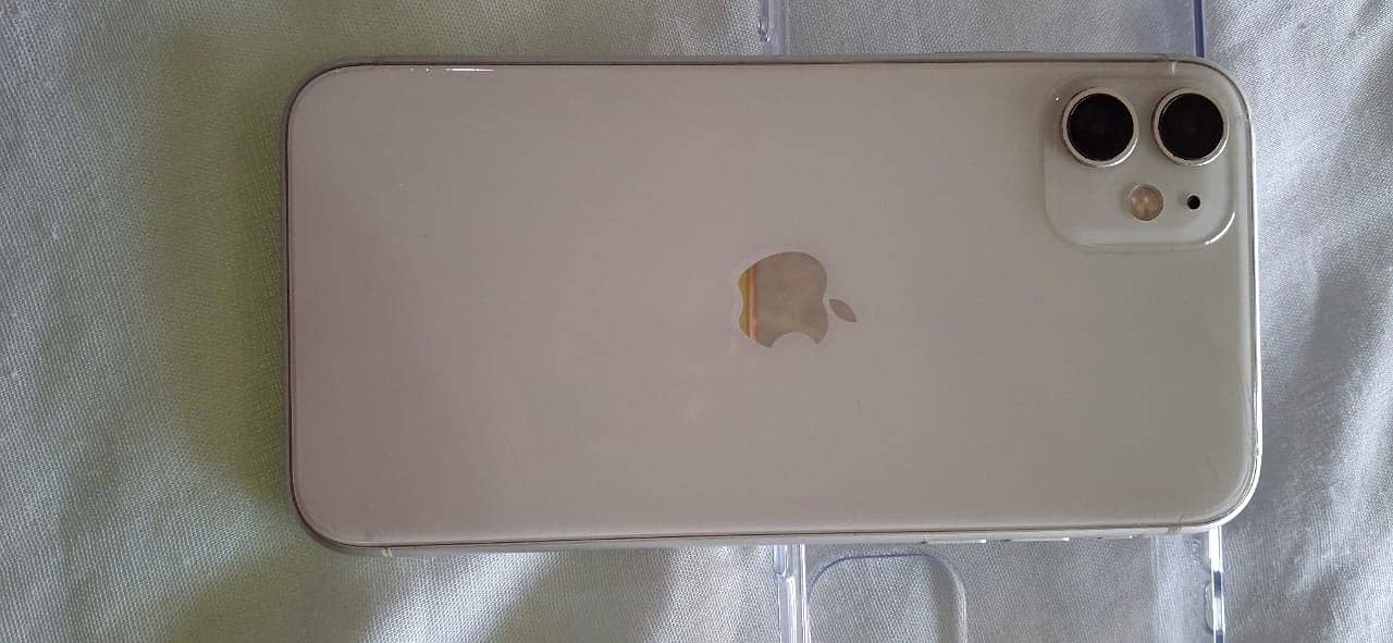 Apple iPhone 11 4