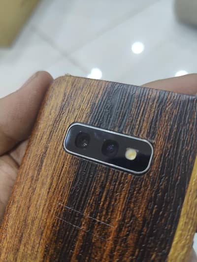 Samsung Galaxy S10e 6.128 gb