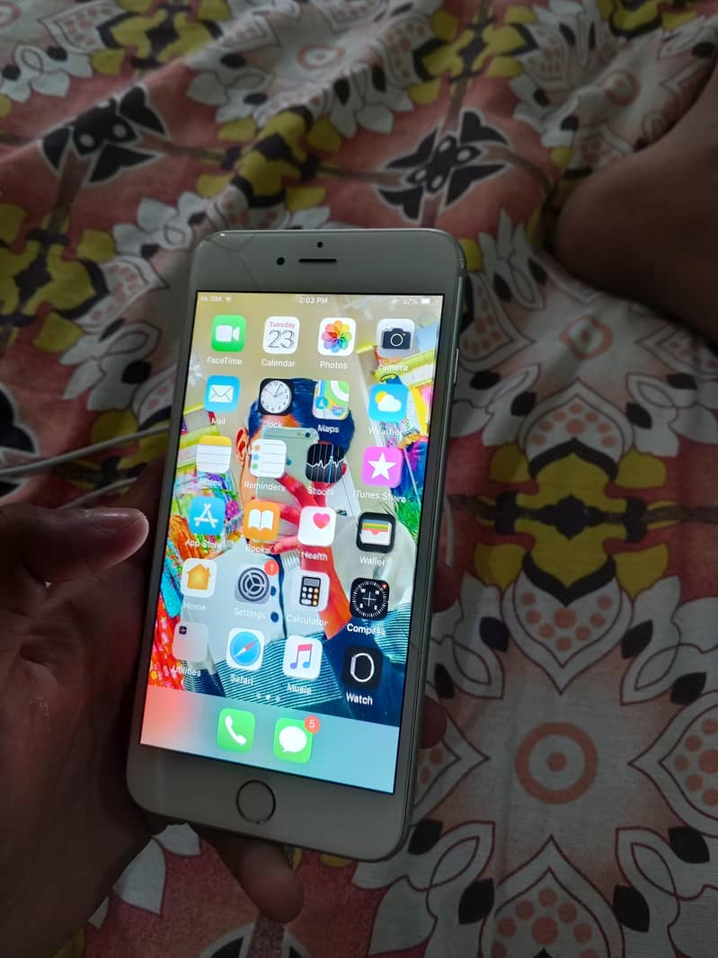 Apple iPhone 6 Plus 0