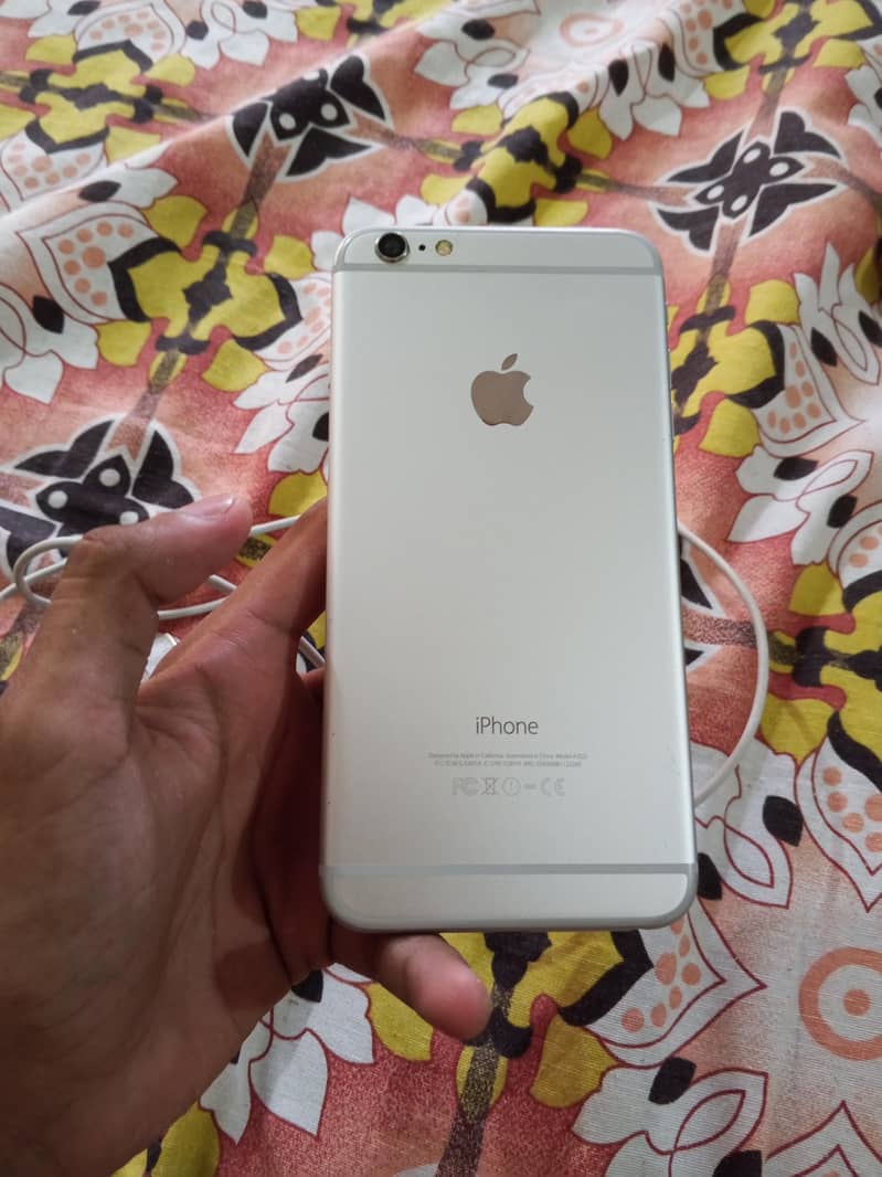 Apple iPhone 6 Plus 1