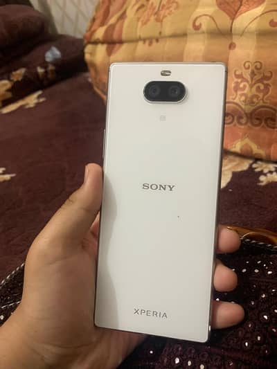 Sony Experia 8