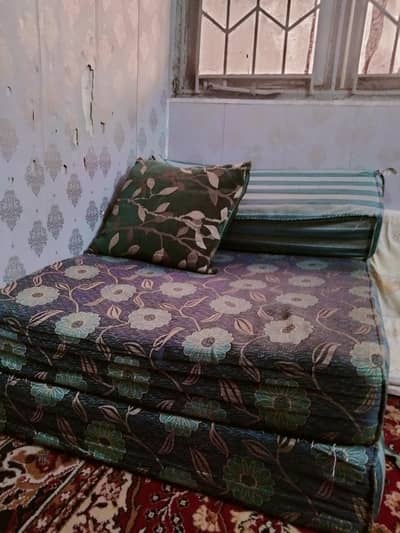 Bilkul Ache halat ma ha Single Sofa and Bed ha