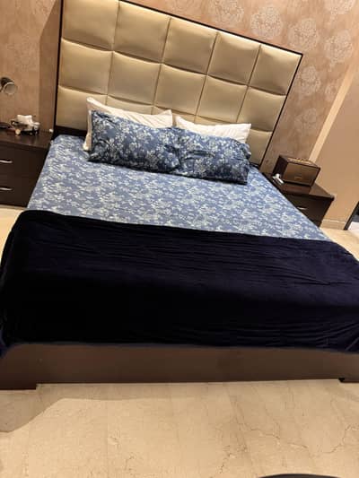 Double bed king size with bedside tables dressing table