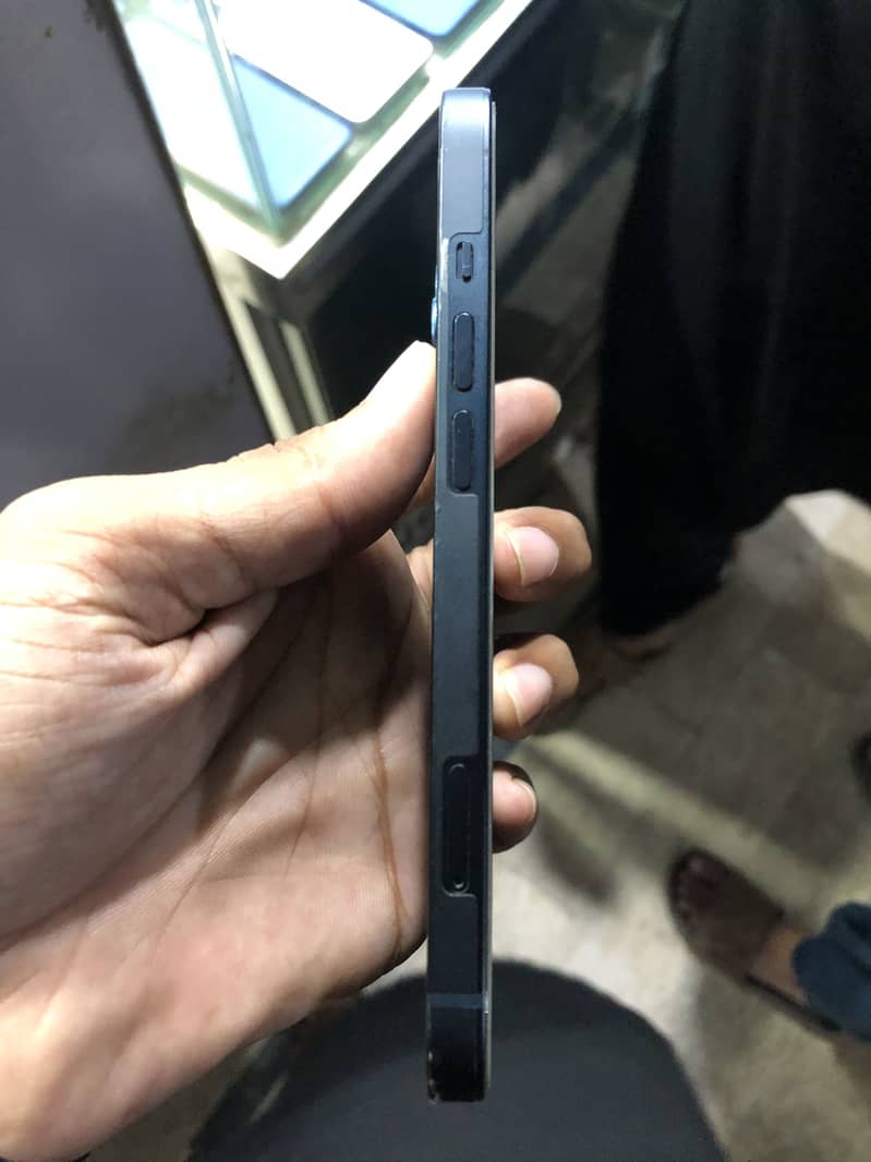 Apple iPhone 13 2