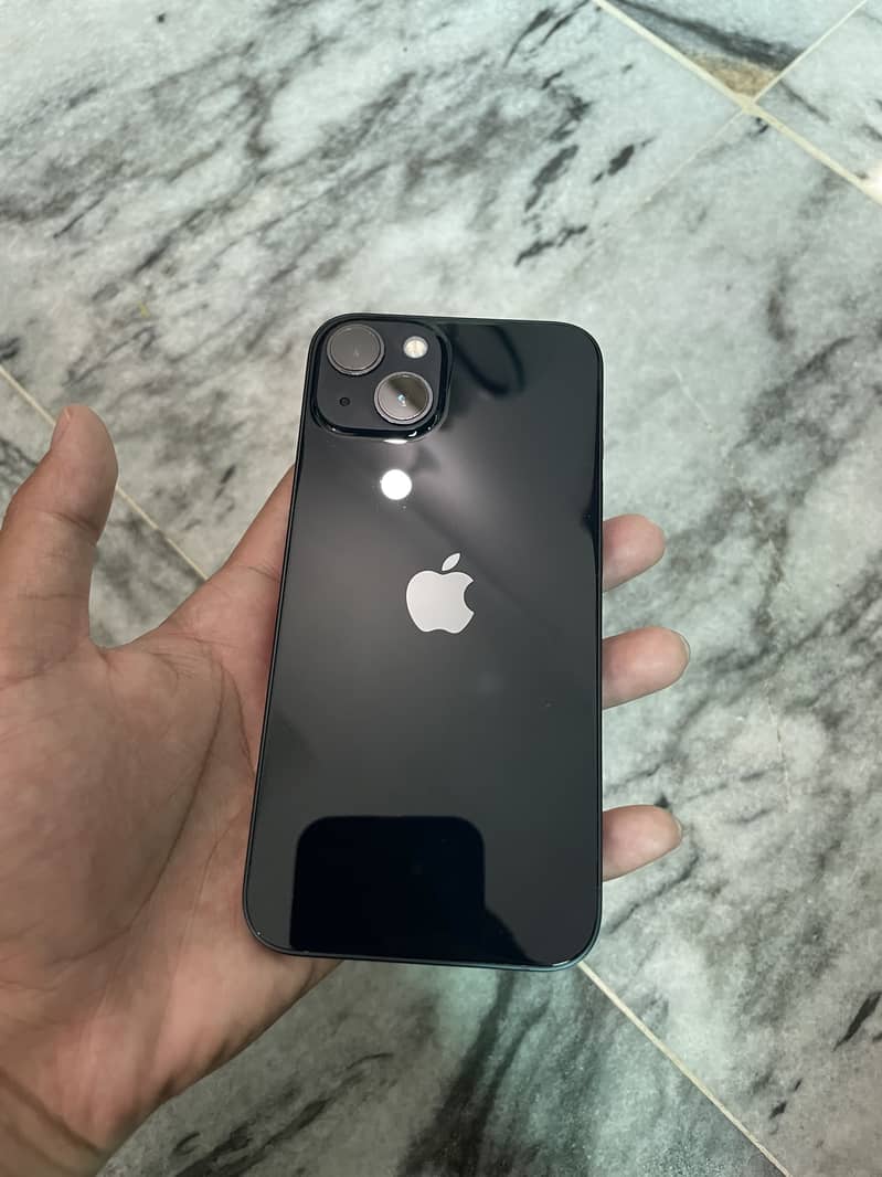 Apple iPhone 13 0