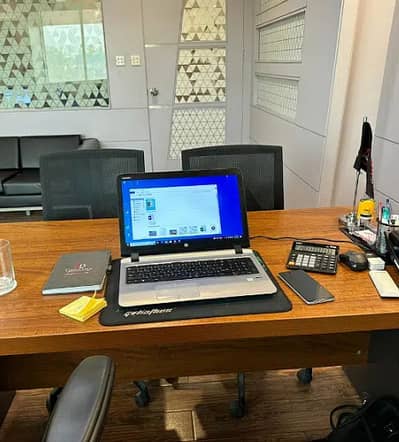 Chance Deal : 600 Sqft & 1200 Sqft Modern Office In Well Maintained Building Of Gulshan At Low Rent.