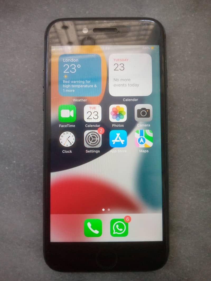 Apple iPhone 7 3