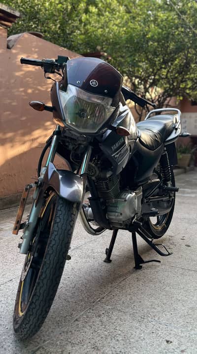 YAMAHA YBR-125 (2015)