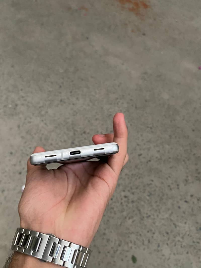 Google Pixel 7a 5