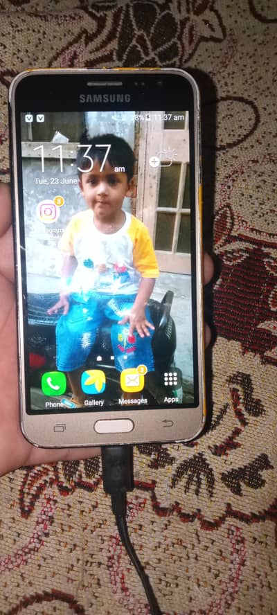 Samsung Mobile J3