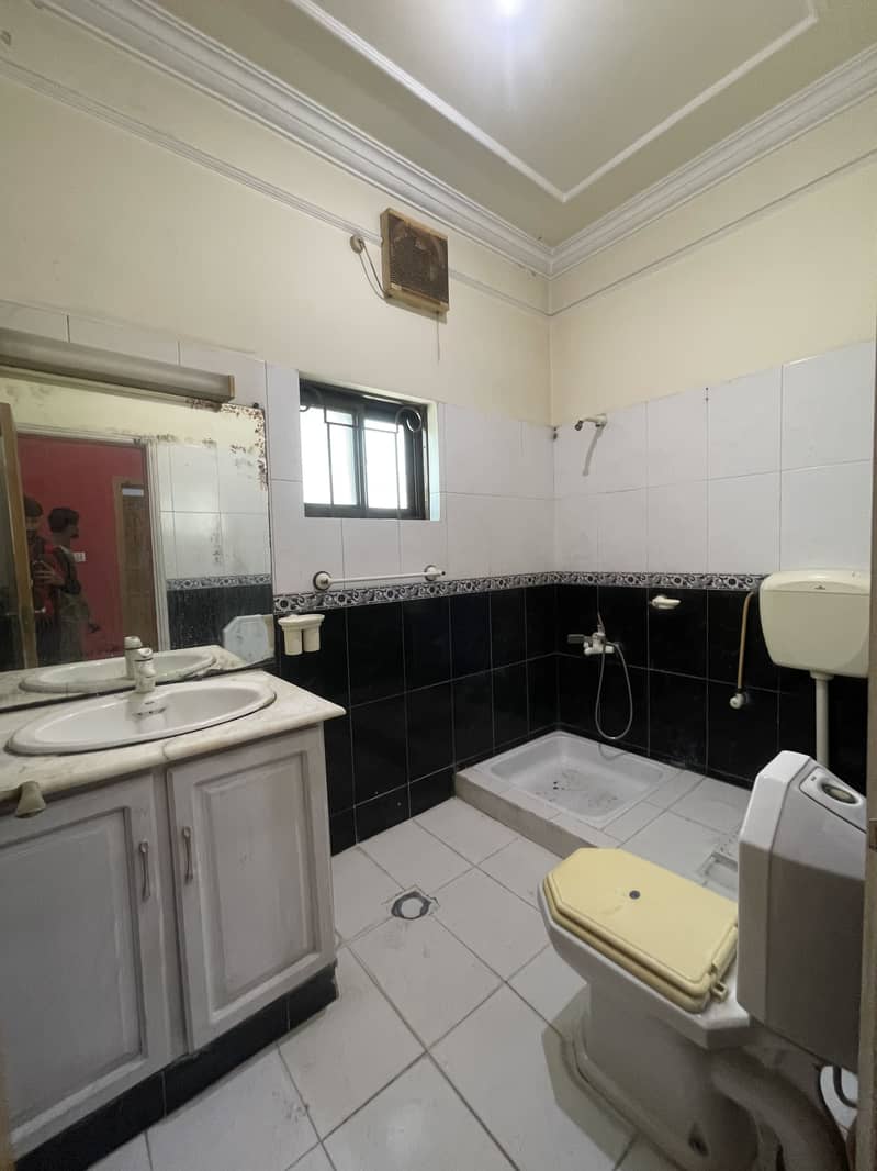 Upper Portion For Rent 4