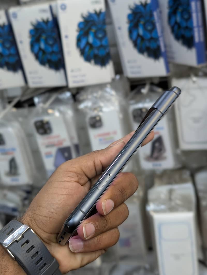 Google Pixel 8 2