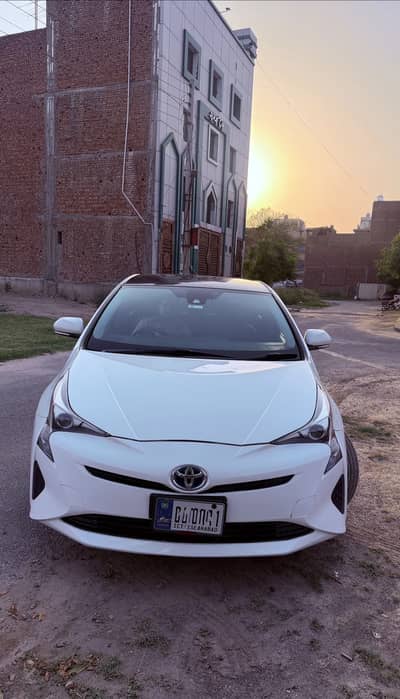 Toyota prius S 2018/2023
