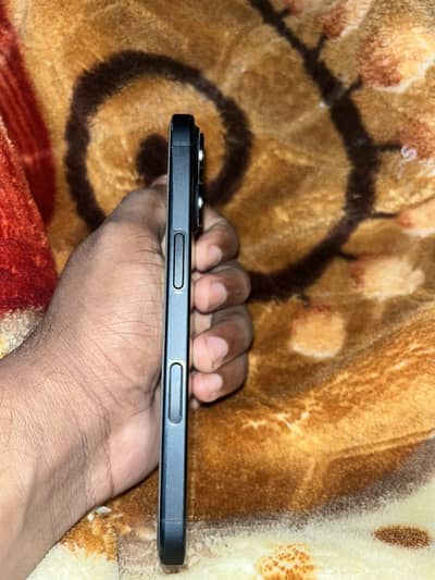 Apple iPhone 16