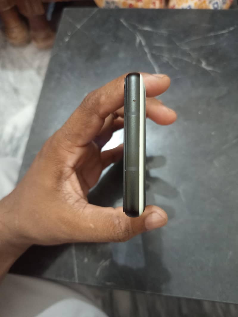 Google Pixel 6a 4