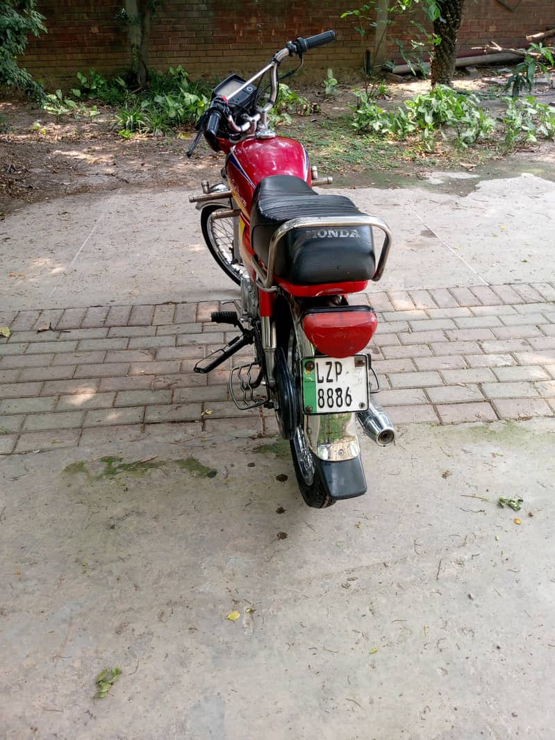 CD 70 2005 model 3