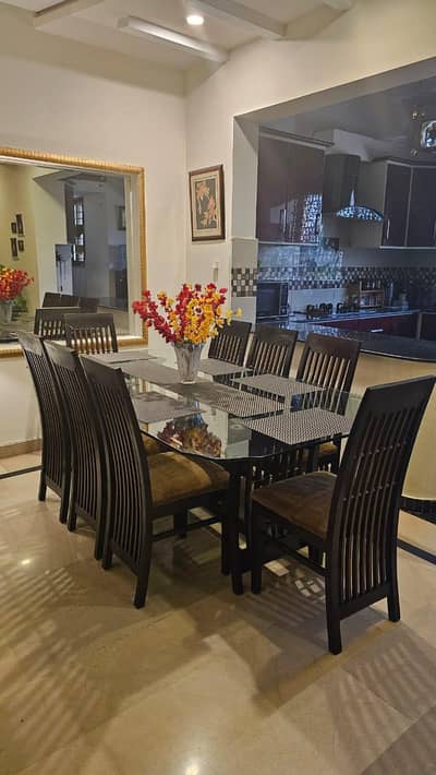 Dining Table 8 seater for sale in excellent condition