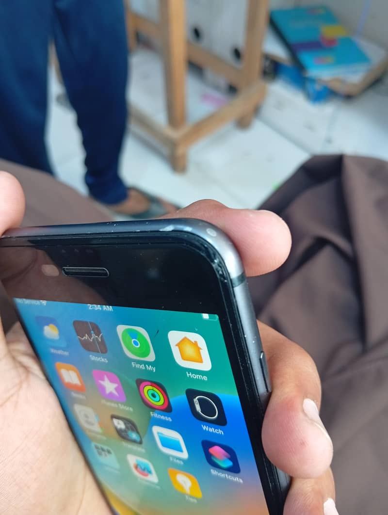 Apple iPhone 8 Plus 2