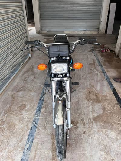 Honda 125 Black 2026