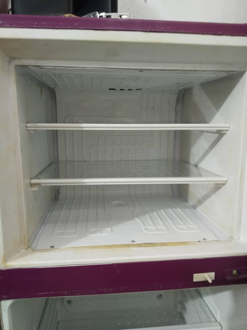 Waves Refrigerator 0