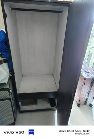 Single Door Wardrobe