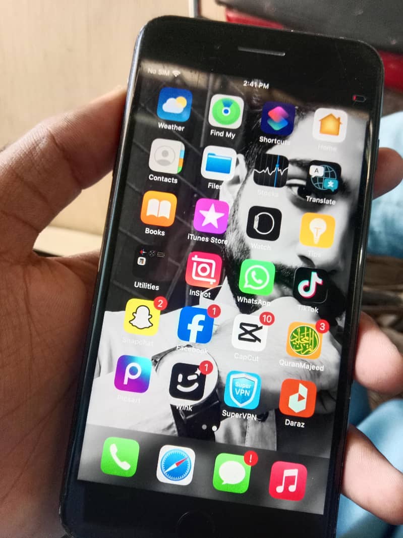 Apple iPhone 7 Plus 0