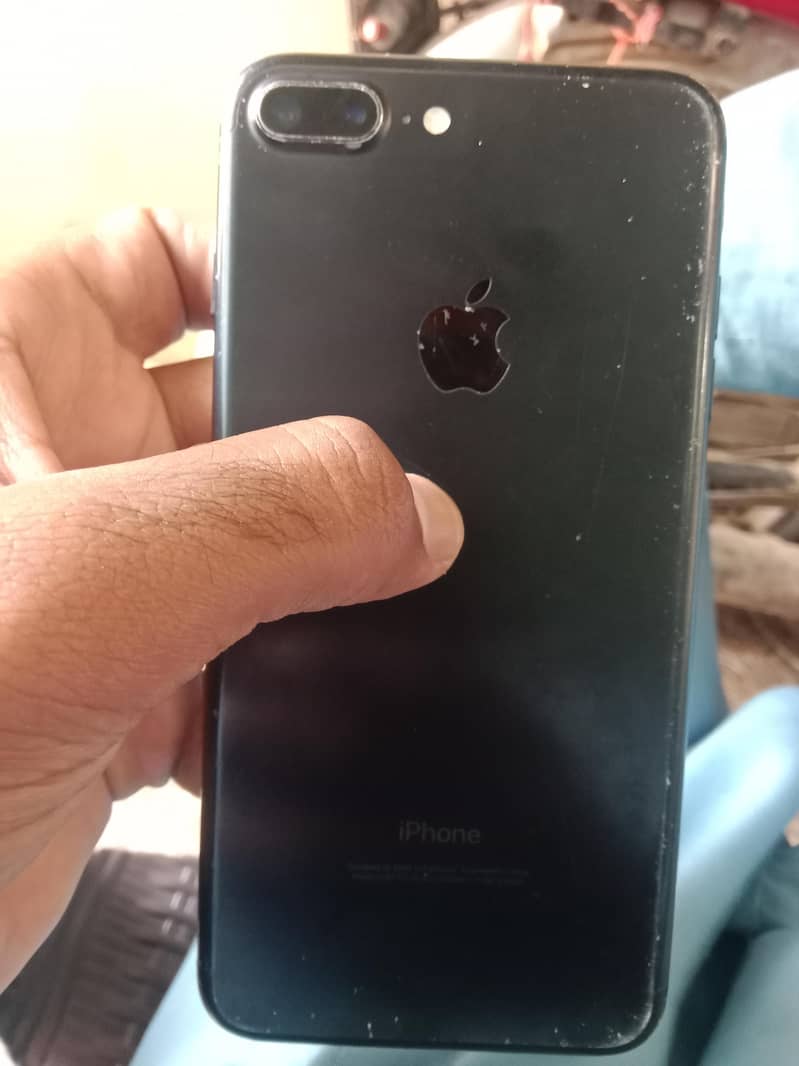 Apple iPhone 7 Plus 1