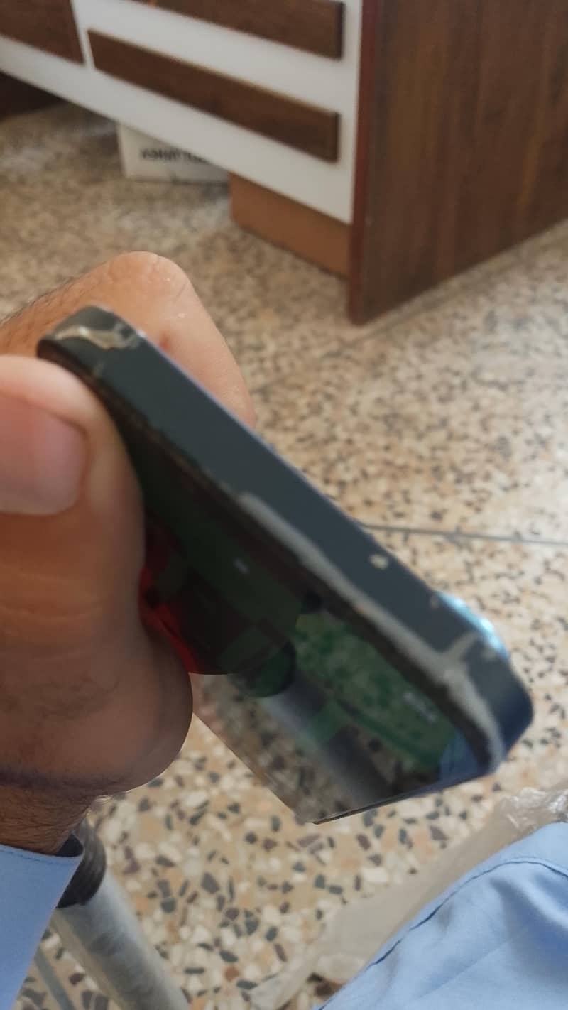 Apple iPhone 13 1