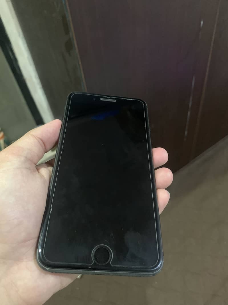 Apple iPhone 8 Plus 0