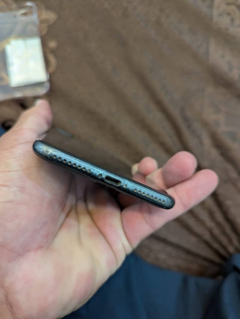 Apple iPhone 8 Plus 4