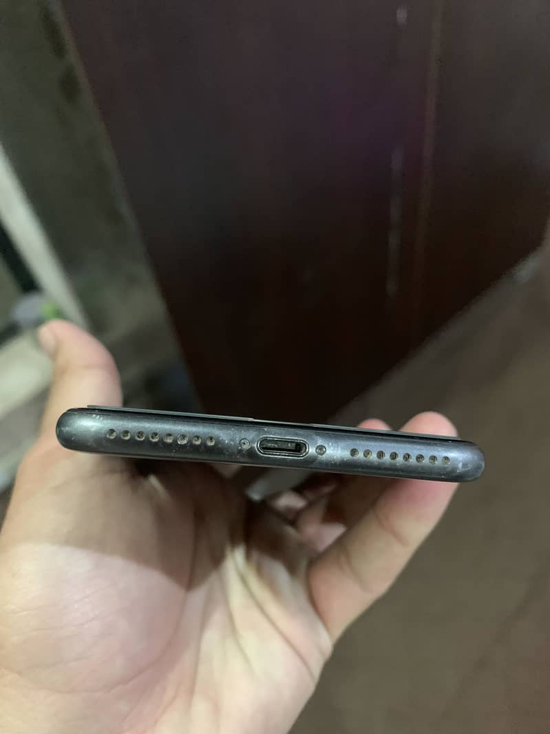 Apple iPhone 8 Plus 5