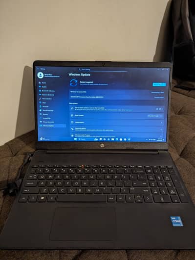 HP 15s fq5000nia (Core i3 12th Gen) Black