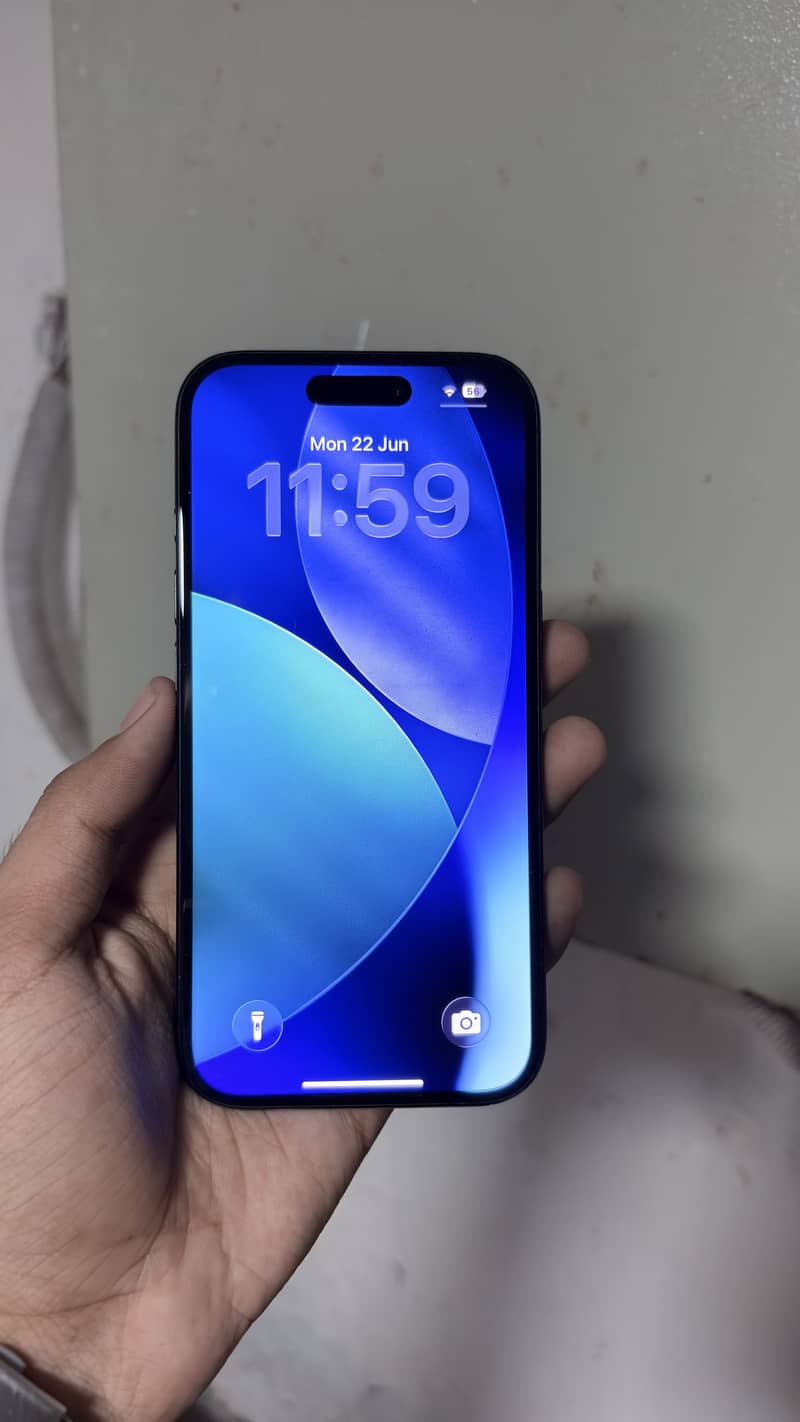 Apple iPhone 16 1