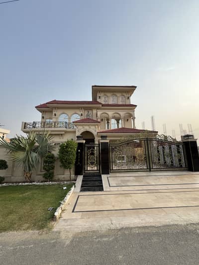 B block kanal luxury house available for sale