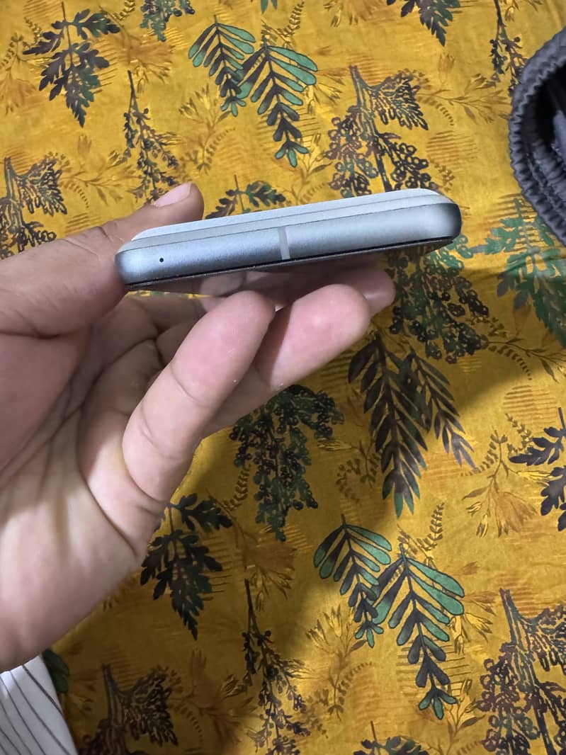 Google Pixel 8 5
