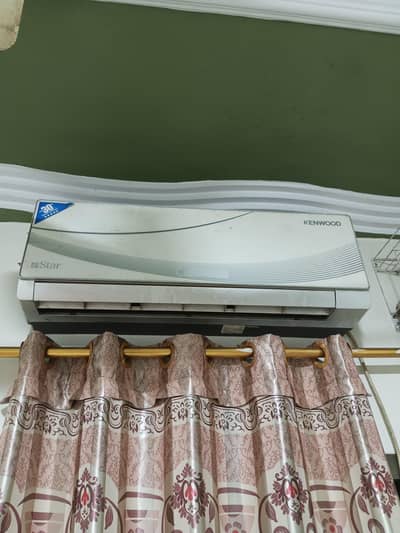 2 Kenwood Used 1 Ton AC - 1 Ok, 1 Faulty